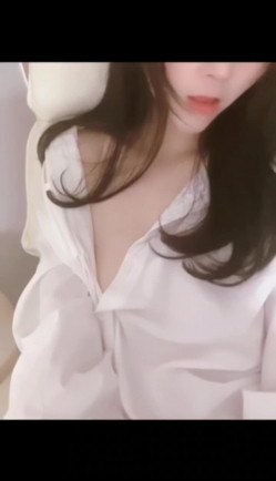 极品绿茶主播【一亿】人美声甜 最新VIP福利视频 截图1