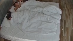 情趣酒店 顶级清纯女友 绝对校花级 好漂亮 男友插的很用力 截图3