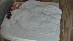 情趣酒店 顶级清纯女友 绝对校花级 好漂亮 男友插的很用力 截图4