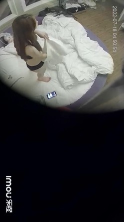 新流出乐橙酒店偷拍 ️大学生情侣暑假开房啪啪妹子教育男友吸烟有害健康 截图10