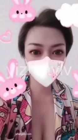 【极品骚货性爱流出】推特女神『大婊姐』深情解说每一个淫乱不堪的故事:当着老公面被他朋友无套插入的三人大战 截图1