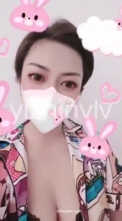 【极品骚货性爱流出】推特女神『大婊姐』深情解说每一个淫乱不堪的故事:当着老公面被他朋友无套插入的三人大战 截图2