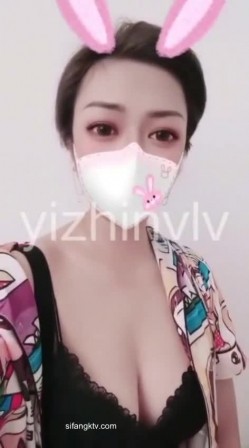 【极品骚货性爱流出】推特女神『大婊姐』深情解说每一个淫乱不堪的故事:当着老公面被他朋友无套插入的三人大战 截图5