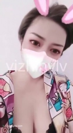 【极品骚货性爱流出】推特女神『大婊姐』深情解说每一个淫乱不堪的故事:当着老公面被他朋友无套插入的三人大战 截图16