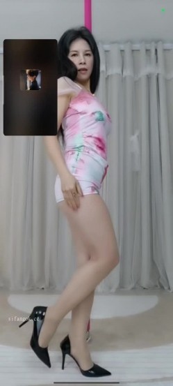 女人味十足钢管舞苗条熟女【李洋洋】重金1对1骚舞脸穴自慰 截图9