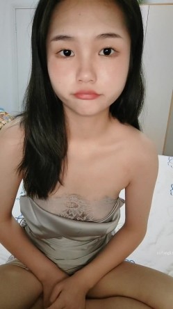 校花下海！超级清纯超漂亮~【大一学生】，楚楚可怜的小眼神，瞬时勾起一众大哥的保护欲 截图7