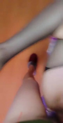 逼毛稀疏干净的良家少妇美女谎称加班和同事出租屋肏逼淫叫:好爽,我要哥哥操我,干的逼逼太爽了,干死小骚逼 截图3