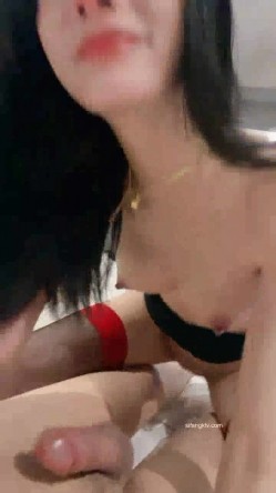 校花级女神 ️【蜜桃Ya】长腿细腰。酒店无套约啪，内射一股白白精液 ️爽！！ 截图14