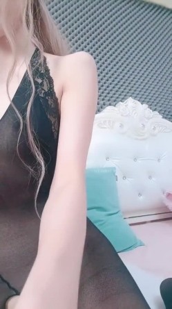 【权欲茶茶】车模身材，明星颜值，夹子音叫老公，道具潮喷，榨干你的精液 截图11