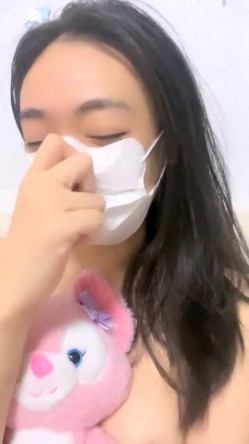 最新力作，香港浸会大学老师，【英语老师在读研】，边上网课边吃鸡~无套啪啪，男友舔脚操穴 截图16