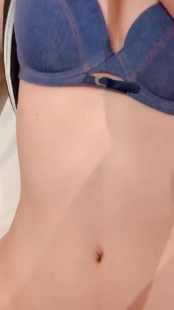 曼妙少女曾经外表光鲜亮丽漂亮清纯高贵的我，重新回到大学时的淫荡模样，彻底沦为单男们的性奴母狗！被操的抽搐不停 截图16