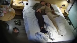 酒店偷拍 学生情侣精壮小伙和甜美温柔女友啪啪三场后相拥而眠大学生 截图5