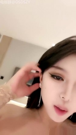 ️人气女神【保时捷车模】姐妹配合无套榨精，骚话不断干出白浆 截图2