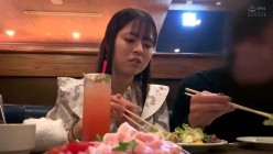 SUKE-171 【神乳神回！贅沢おっぱい三昧のZ世代背徳乱交SEX！！】ヒモニートクズ彼氏のために変態プレイを何でも受け入れちゃう従順彼女！たわわに実ったIカップを揉み舐め吸い挟むの乳フルコースで堪能！！彼氏の目の前で中出し乱交祭り開催→理性崩壊の頭真っ白！… 羽月乃蒼 截图2