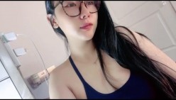 微胖界的天花板【coco】女神2025又复活了，甜美御姐的脸蛋儿，丰满爆乳，18岁般的真一线白虎馒头，大大咧咧的性格太真实了 截图6