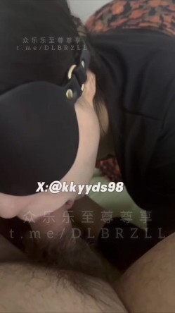 推特04年极品肥臀女主，110蜜桃肉臀抖M，腰臀比天花板，后入臀浪天花板「KK」黑网长裙、性感女军曹、大屁股后入篇等 截图10