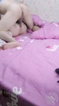 乱伦大神【极品骚母亲】钻石贴，后爸约老妈去酒店开房，隔天早上后爸上班了，老妈才叫我去刷锅 截图8