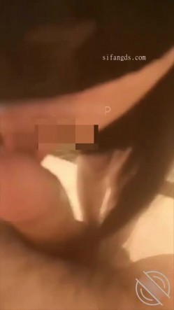 海角流出 醉酒强奸小姨子后续5 户外调教骚逼，让她去勾引大鸡吧钓鱼佬，小姨子爱不释手 新房啪啪内射 截图4
