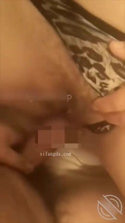 海角流出 醉酒强奸小姨子后续5 户外调教骚逼，让她去勾引大鸡吧钓鱼佬，小姨子爱不释手 新房啪啪内射 截图6