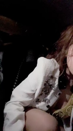 杭州抖音10万粉丝网红，高颜值豪乳名媛女神，175大长腿超模身材尤物御姐范，逼是真粉，越野车直播口爆完回酒店无套内射 截图12