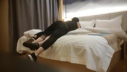 教父探花 酒店约炮身材不错的美少妇 吃鲍鱼啪啪完美露脸 截图2