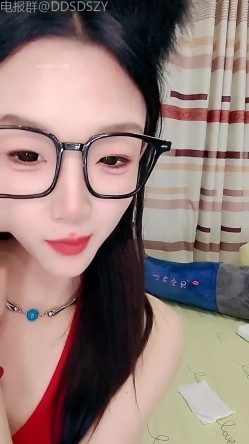 舞蹈系校花学妹【小涵宝宝】护士制服 丝袜诱惑 抖音风骚舞，道具自慰 截图7