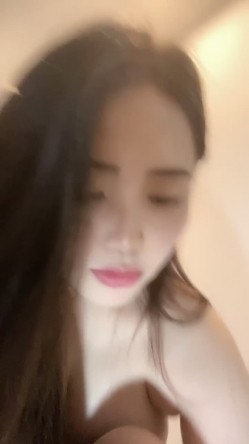 G奶女神【月亮躲在云朵】这个大蜜臀 是最好看 最舒服的 馒头美鲍自慰喷水 截图13