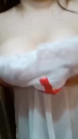 大眼童颜巨乳！呆呆笨笨的大奶子【堕落天使傲娇乳】满屏奶子，可爱甜心，奶缝里可以塞根鸡巴吗？ 截图5