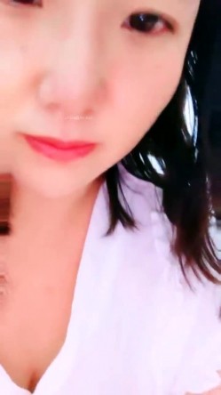 山东超市的老板娘，【北冥有鱼】，带表妹初下海，店里还有人，就要露奶子，约情人来啪啪，这骚娘们真带劲 截图4