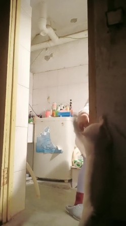 风味十足 极品少妇【小阿姨来了】为生活~在出租屋大秀直播~！强烈推荐，很有味道的小姐姐，完美奶子~！ 截图8