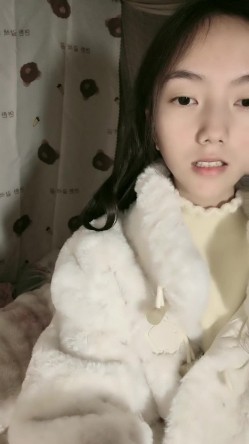 极品清纯女神【箬箬么】，家中卧室背着爸妈自慰，蚊帐里尽情释放自己 截图12