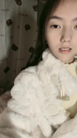 极品清纯女神【箬箬么】，家中卧室背着爸妈自慰，蚊帐里尽情释放自己 截图13
