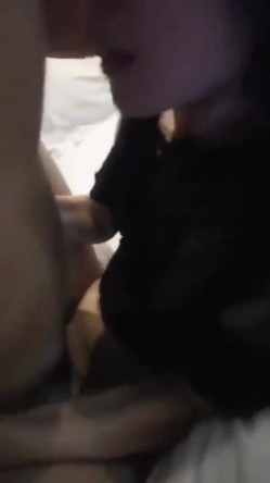 漂亮少妇偷情啪啪 谁是大老公 你 小老公呢 不知道 TM操的连老公都不认识了 截图3