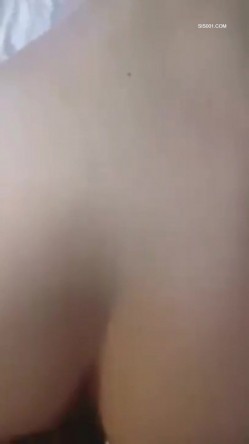 漂亮少妇偷情啪啪 谁是大老公 你 小老公呢 不知道 TM操的连老公都不认识了 截图10