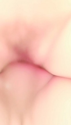 风韵犹存的老女人和胖哥哥家里啪啪秀 口交 口活不错 女上位 后入各种姿势操逼秀 水很多 非常精彩 截图15