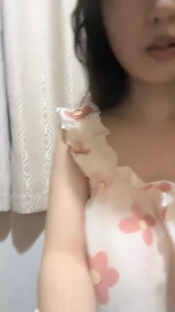 【极品御姐】【小土软乎乎】小合集，闷骚清纯，玩道具，微微张开的小阴穴，水汩汩溢出 截图16