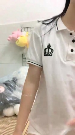 在校女大学生，【波波涩涩】，这个岁数看起来好小，含苞待放的小花骨朵，青涩，少女的逼无需多言，美爆了 截图4