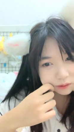 在校女大学生，【波波涩涩】，这个岁数看起来好小，含苞待放的小花骨朵，青涩，少女的逼无需多言，美爆了 截图11