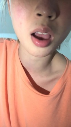 【健身教练真的很深】，露脸，性感女神，拒绝道具，一根手指就水汪汪，难得一见的极致好身材 截图10