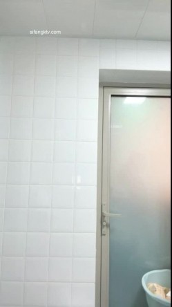 高颜值才艺绿播女神下海~全裸跳蛋自慰~引10万人围观 截图1