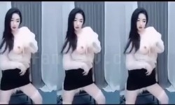 【极品稀缺 ️网易现役网红美女】最新藏宝图之燃爆女神 万元定制露脸 罕见全裸 明星颜值 火辣身材 截图13