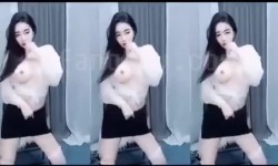 【极品稀缺 ️网易现役网红美女】最新藏宝图之燃爆女神 万元定制露脸 罕见全裸 明星颜值 火辣身材 截图14