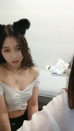 极品高颜冷艳御姐，反差小妈感女主播「金刚护撸娃」「小奶猫」激情淫语撩骚，和姐妹下海大秀，互舔互口假鸡巴互插 截图4