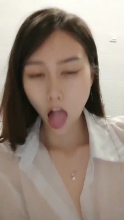 极品高颜冷艳御姐，反差小妈感女主播「金刚护撸娃」「小奶猫」激情淫语撩骚，和姐妹下海大秀，互舔互口假鸡巴互插 截图9