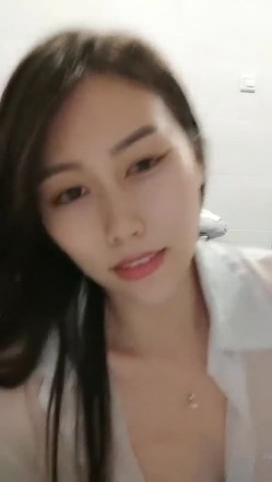 极品高颜冷艳御姐，反差小妈感女主播「金刚护撸娃」「小奶猫」激情淫语撩骚，和姐妹下海大秀，互舔互口假鸡巴互插 截图11
