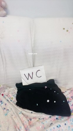 小模特业余兼职，【彩色的小熊宝宝】，细腰大奶，刚剃毛不久，颜值高明星脸 截图1