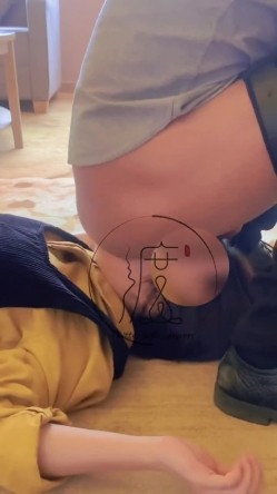 推特潮汕DOM绿帽调教大神【渡先生】私拍，各种羞辱M贱母狗，圣水口水毒龙吞精踩脸臭袜终极玩肏 截图11