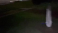 推特露脸气质短发贤惠绿帽人妻【1点睡觉】极度反差一面，户外露出野战与多名单男群P内射 截图8
