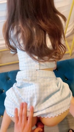 极品身材空姐女友性爱露出私拍被渣男友上传91视频流出 空姐制服翘美臀后入猛操 截图7