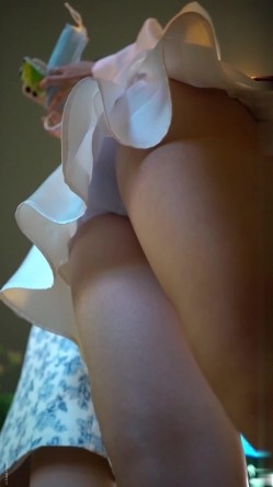 【YZWCD】YC215白裙气质美女透明高跟鞋！蓝内勒出13缝隙！ 00_00_00-00_02 截图12